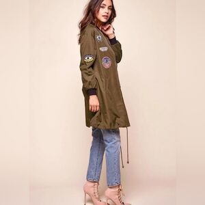 ROMEO + JULIET COUTURE Gren Olive  bomber jacket with patches EUC Size S